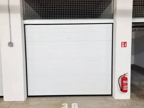 Closed garage Luxembourg Belair